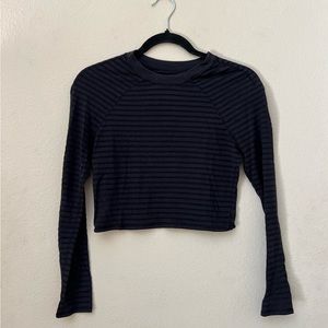 Lululemon cropped workout top